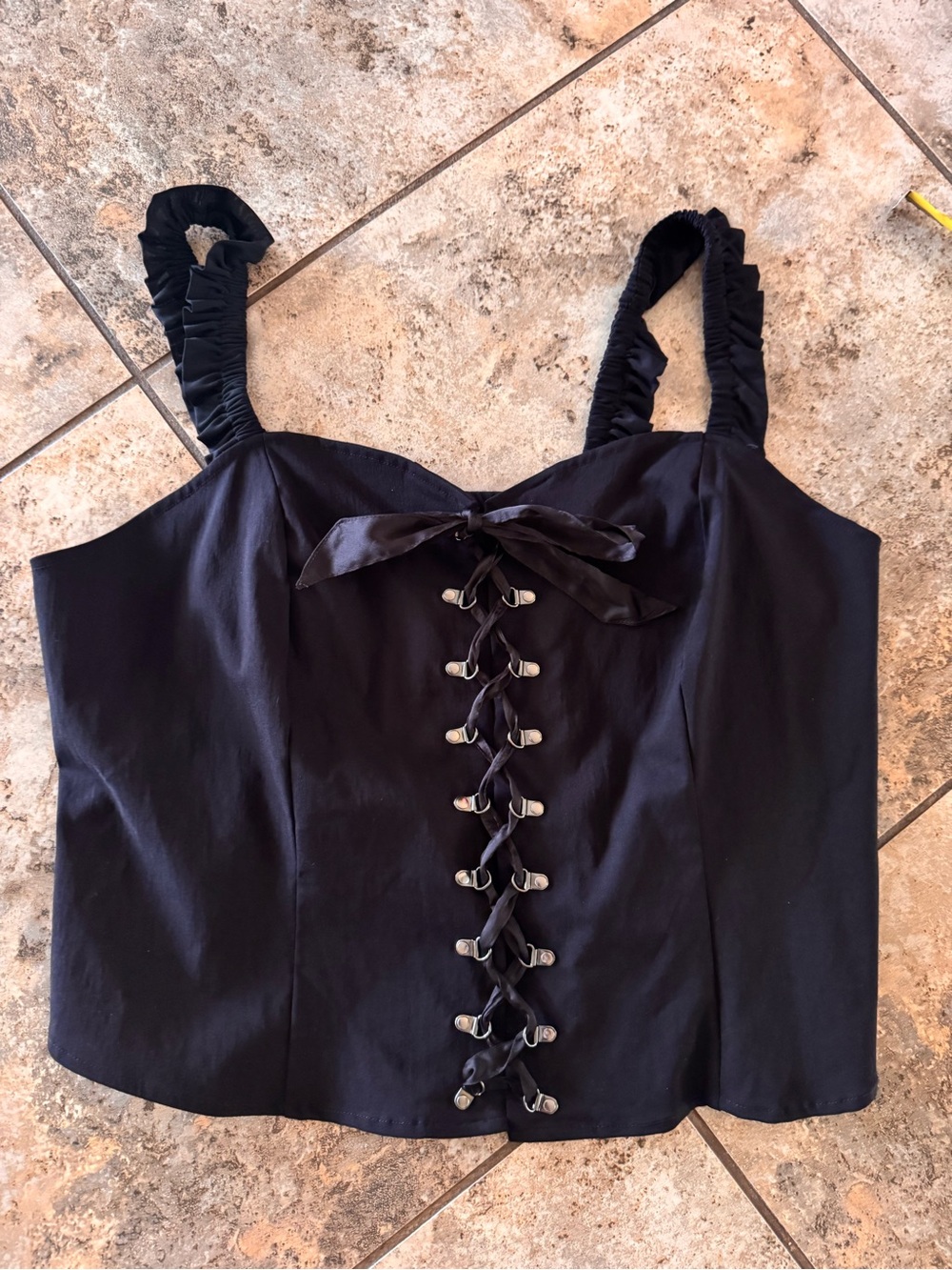NWT TORRID NIGHTFALL
Mysterious. Evocative. TORRID SIZE 2 Or 2X (18-20) black